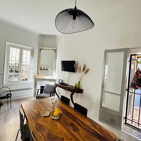 Charmante 3 Zimmer, Stadtwohnung アパート マントン